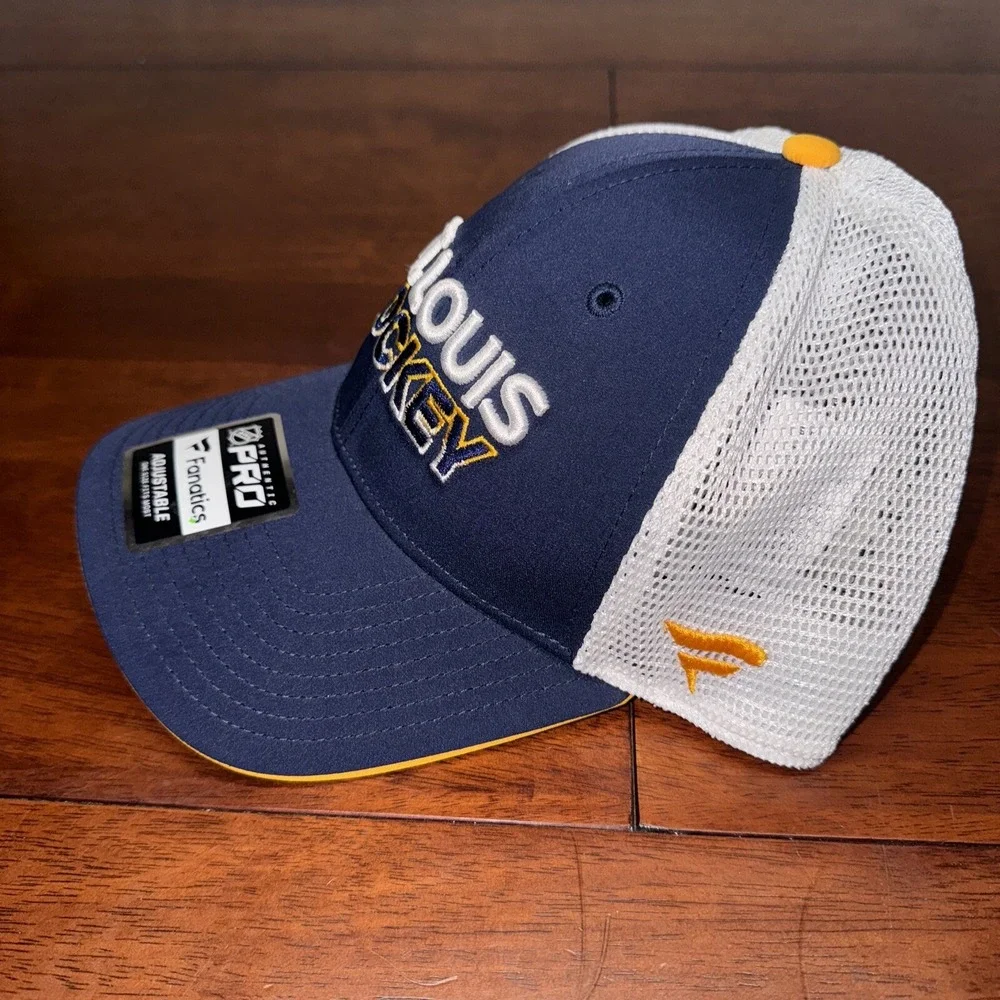 NHL St. Louis Blues Fanatics Authentic Adjustable NWT